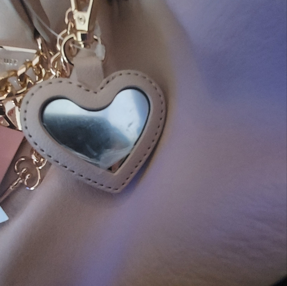 Juicy Couture Ivory Bag with Gold Chains - Picture 2 of 5